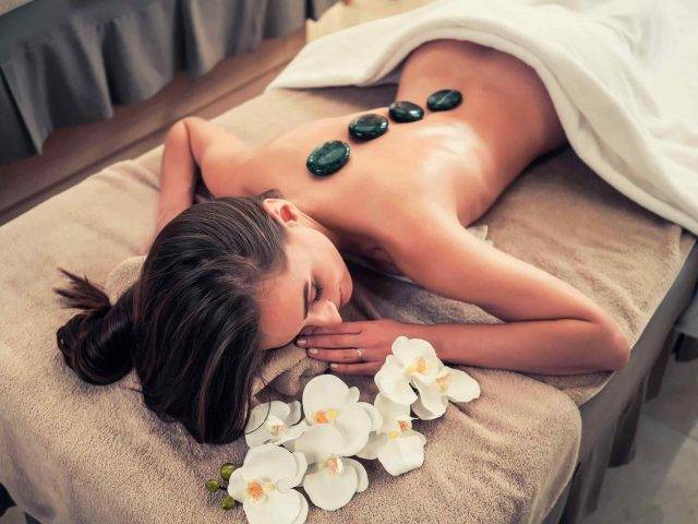 https://www.noscars.co.in/wp-content/uploads/2018/10/spa-stone-massage-3-640x480.jpg